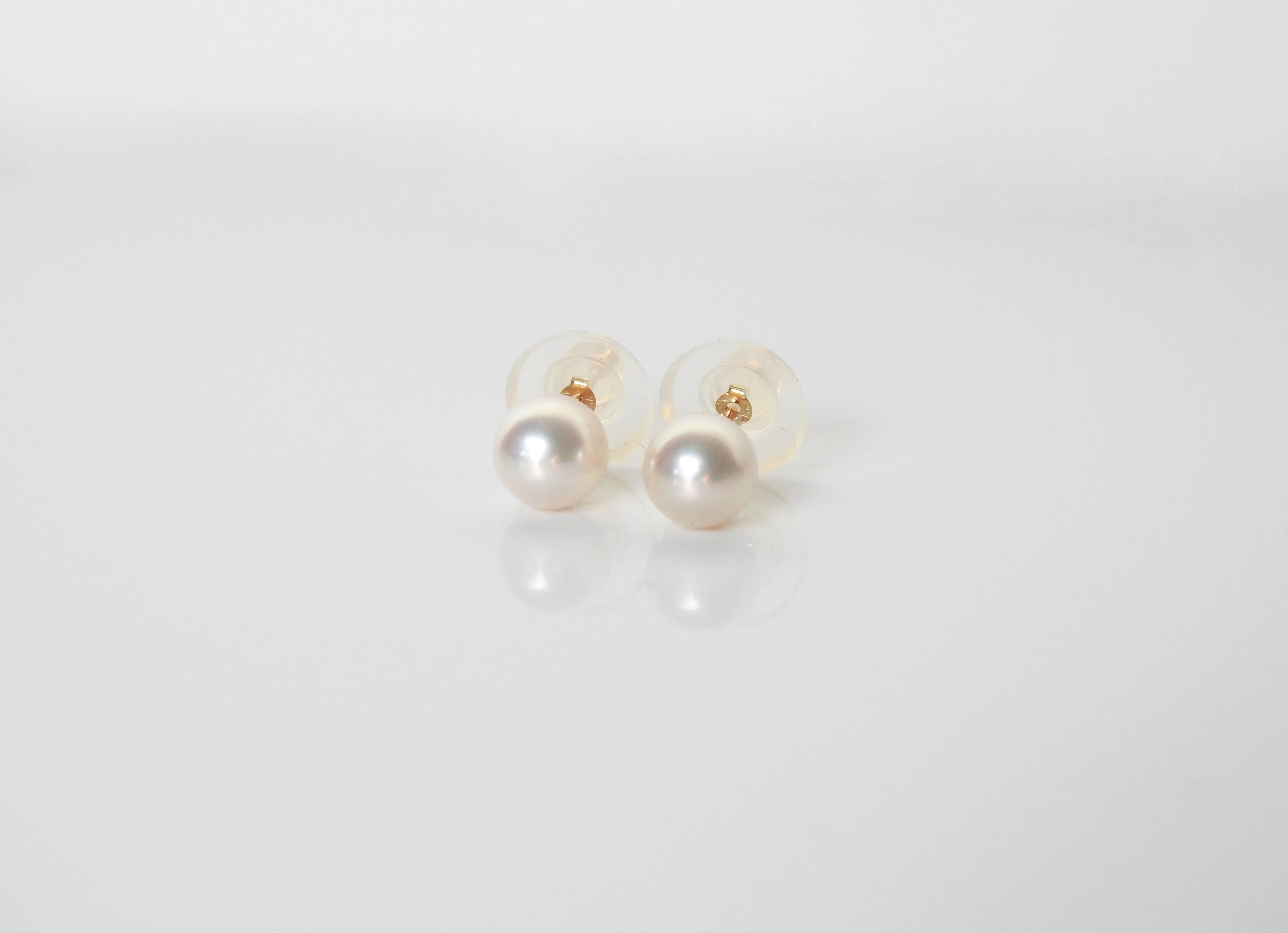 Akoya studs
