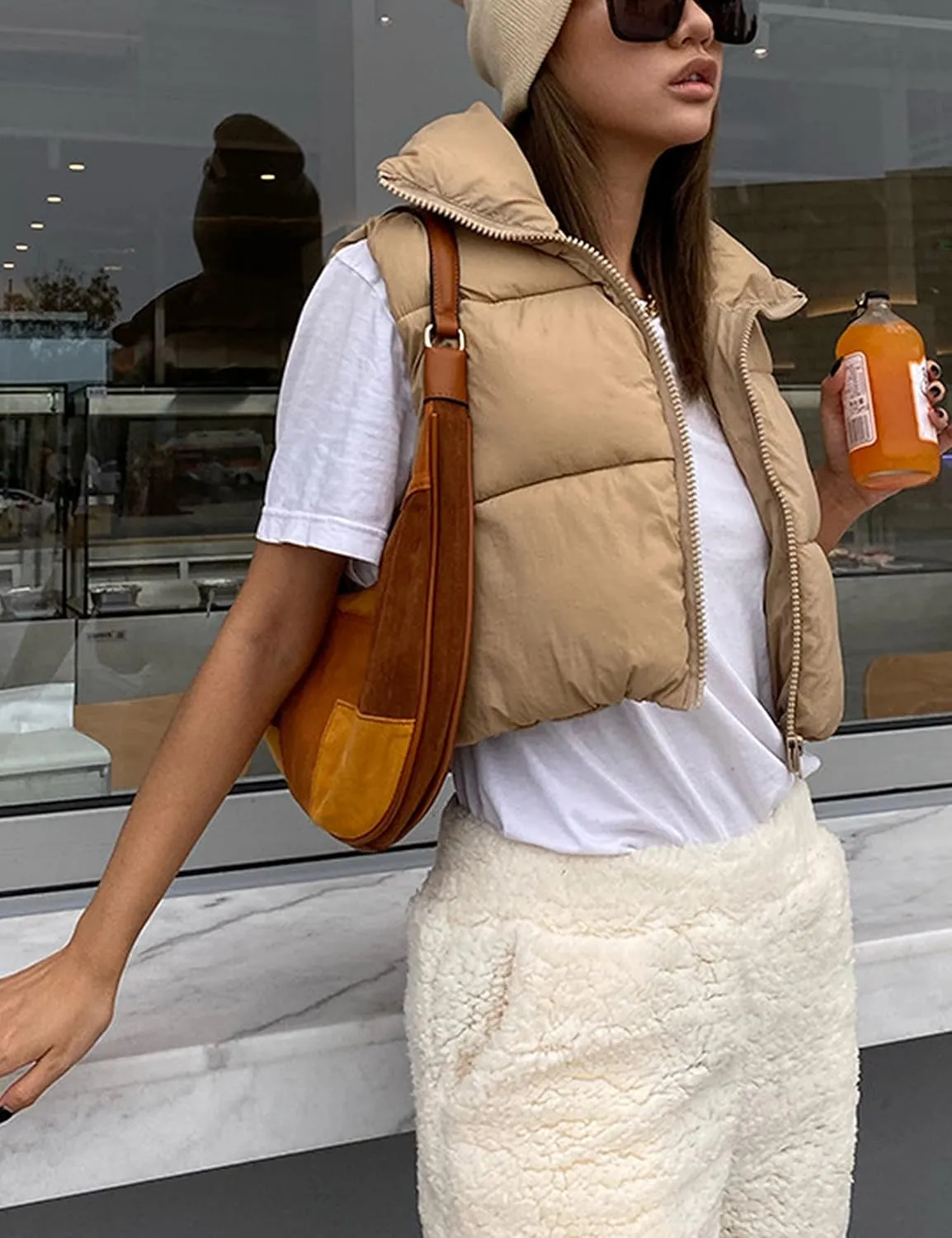 APAFES Womens Winter Cropped Puffer Vest High Stand Collar Lightweight Insulated Crop Vests Outerwear
