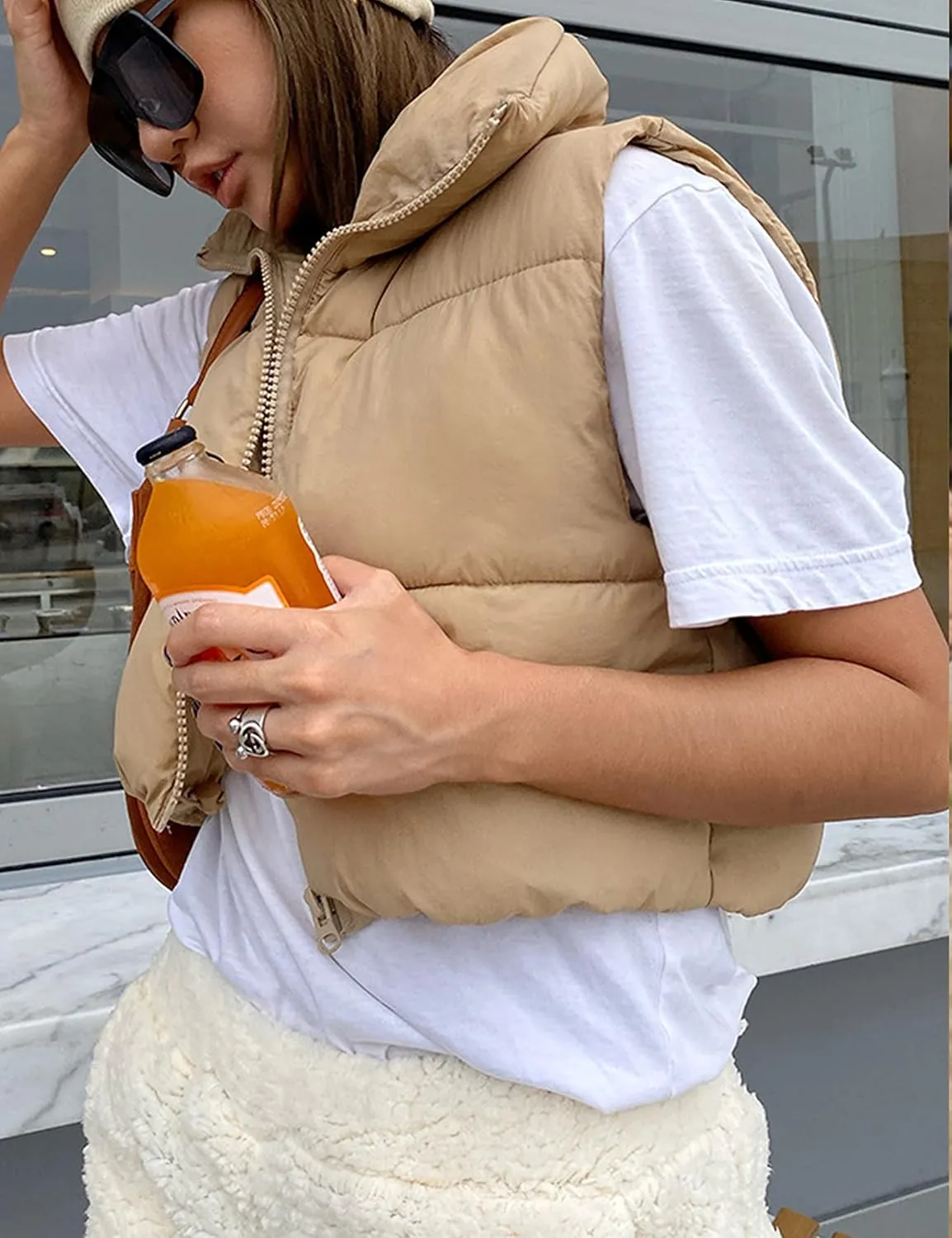 APAFES Womens Winter Cropped Puffer Vest High Stand Collar Lightweight Insulated Crop Vests Outerwear