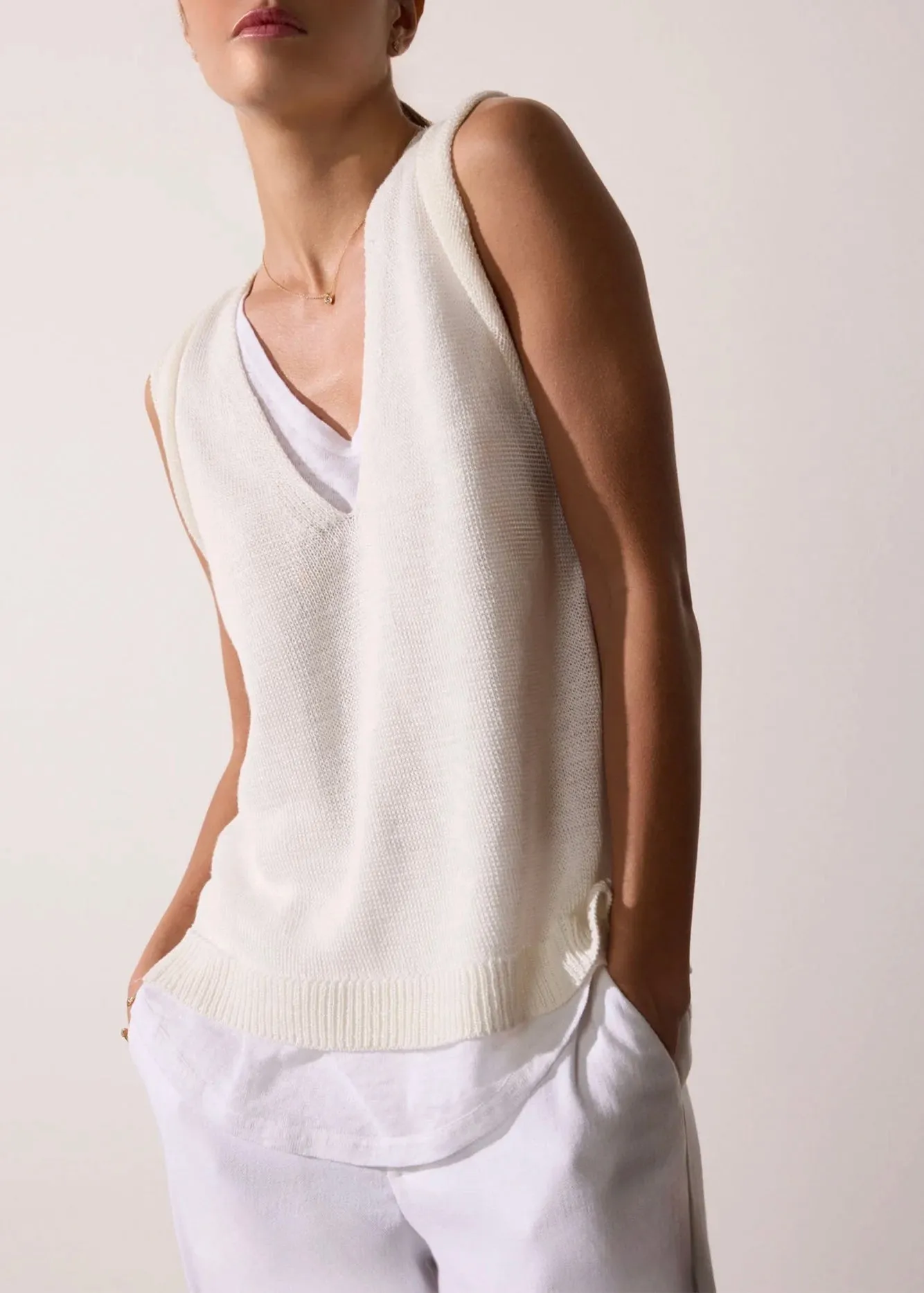 Brochu Walker Morrow Layered Looker