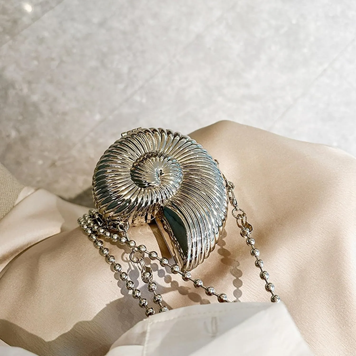 Designer Purses for Women,Mini Purse,Women Glitter Seashell Evening Bag Purse Chain Strap Clutch Handbag Pearl Shoulder Bag Fashion Mini Cross-body Bags