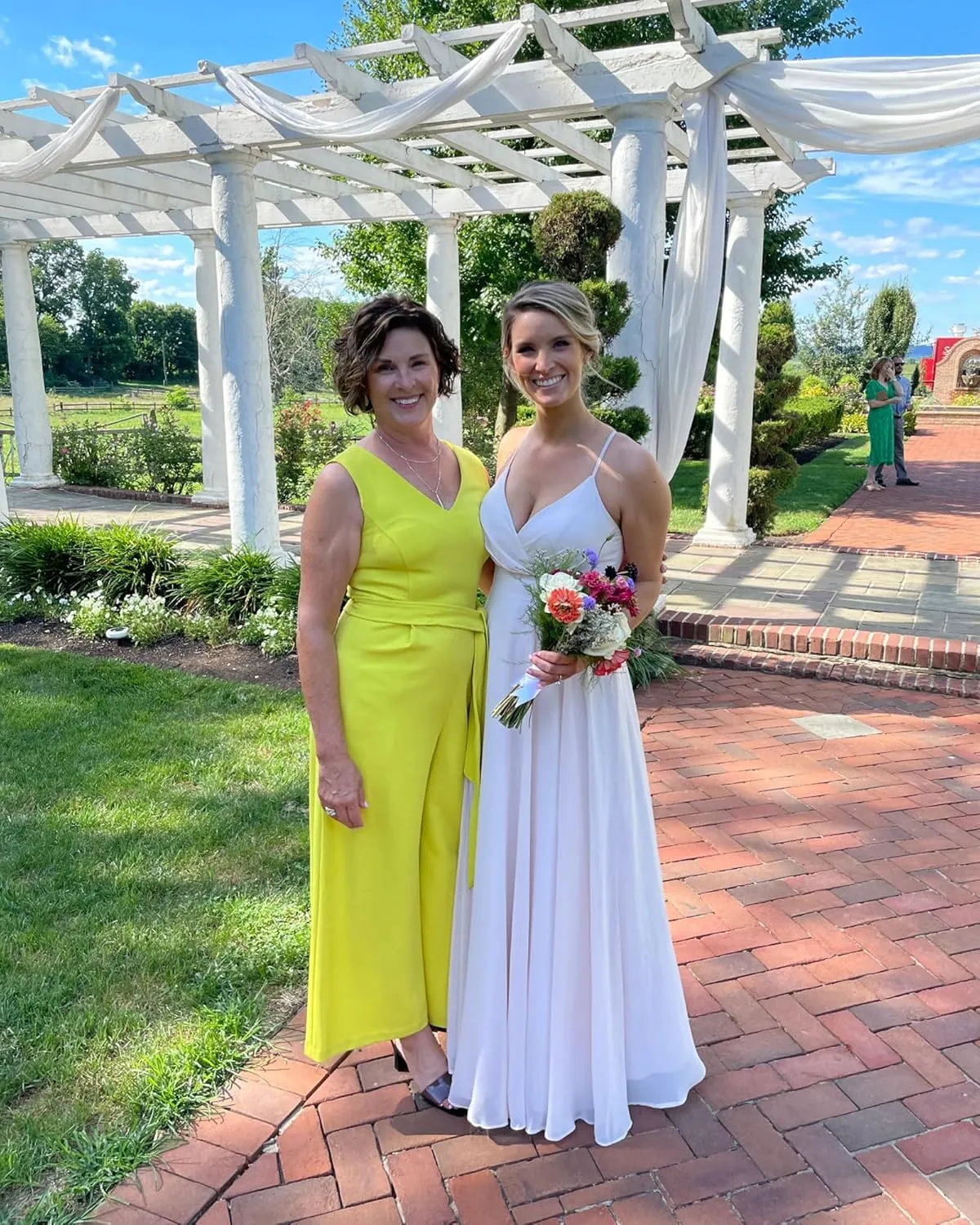 GDJDIFK V-Neck Bridesmaid Dresses Long - Flowy A-Line Chiffon Evening Gowns Pleated for Women Formal with Spaghetti Straps