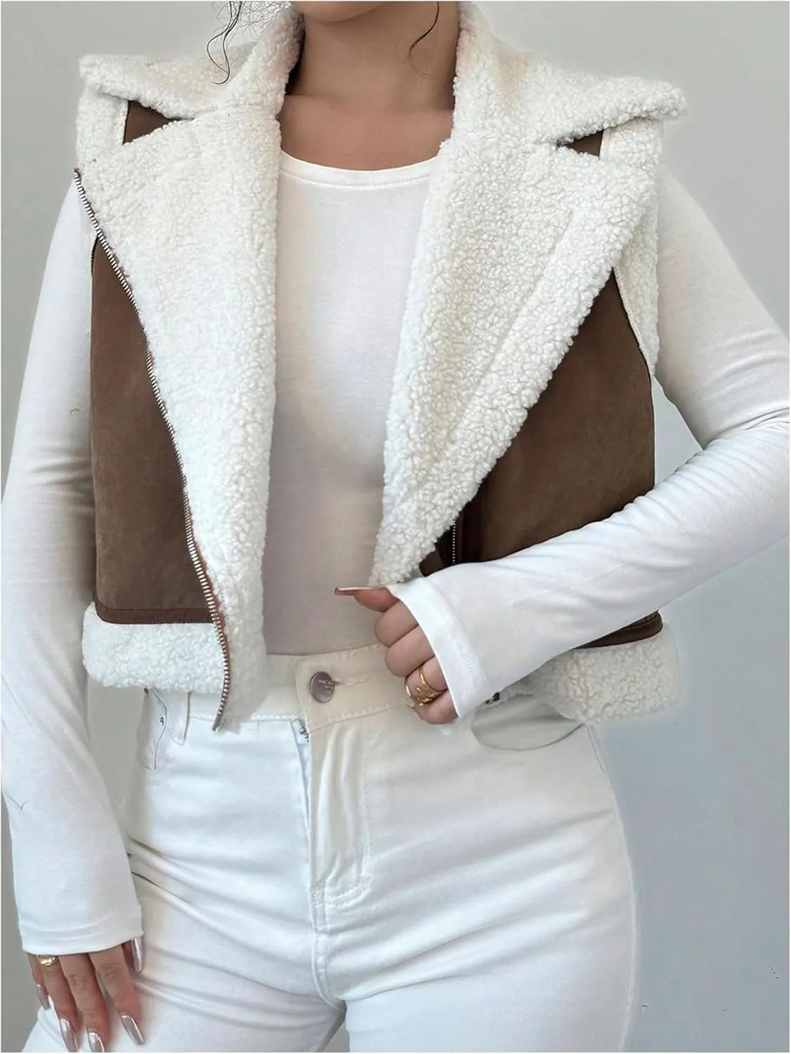 GORGLITTER Women's Fuzzy Vest Outerwear Trendy Fall Fleece Sherpa Vest Sleeveless Old Money Coat Vests