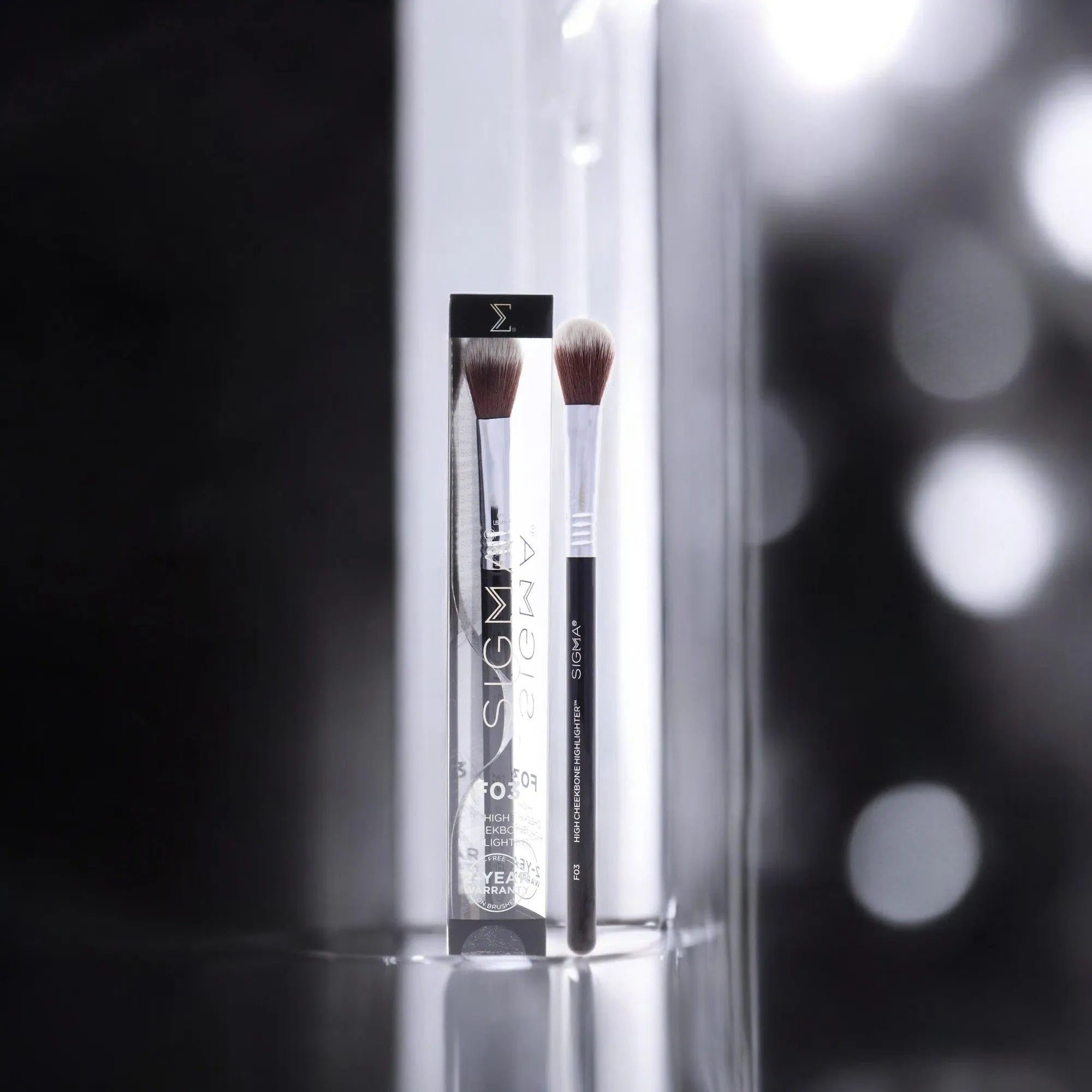 High Cheekbone Highlighter Brush - F03 by SIGMA for Women - 1 Pc Brush