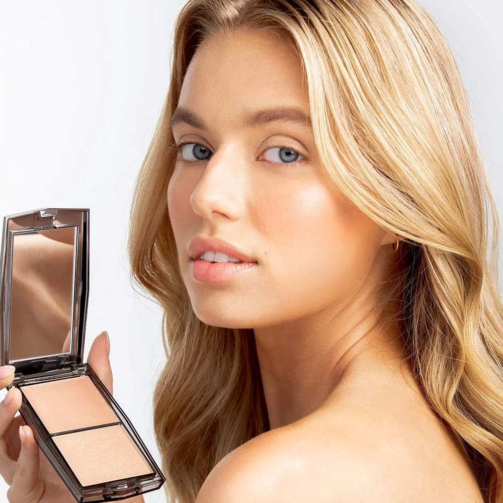 KRISTOFER BUCKLE Light Enhancing Duo Highlighter with Dual-Ended Brush, 0.58 oz. | Light Enhancing Duo Adds A Radiant Glow to Complexion & Accentuates Face Structure