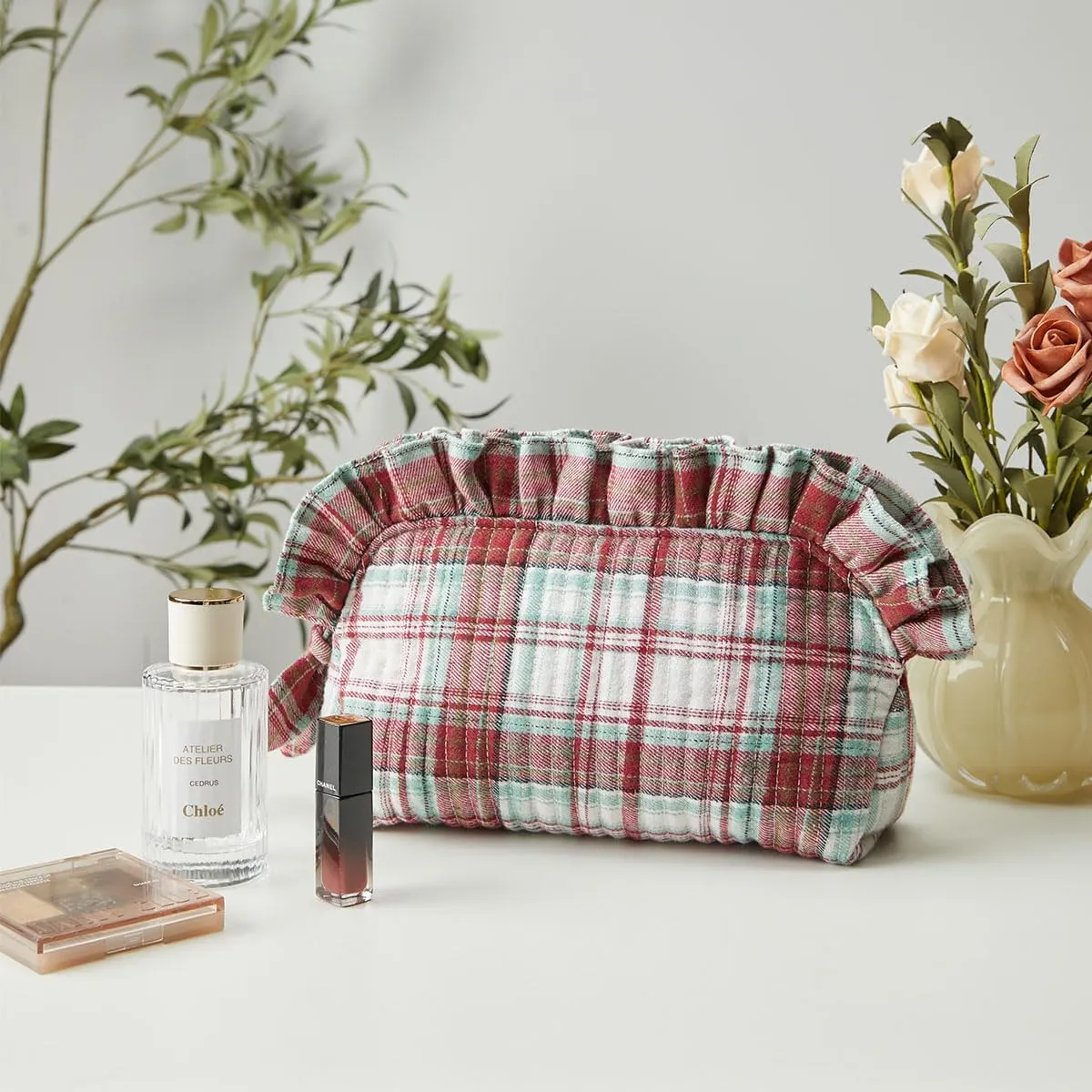 Ruffle Makeup Bag for Women Travel Toiletry Bags Scottish Buffalo Plaid Cosmetic Bag Storage Pouch Quilted Organizer Bag
