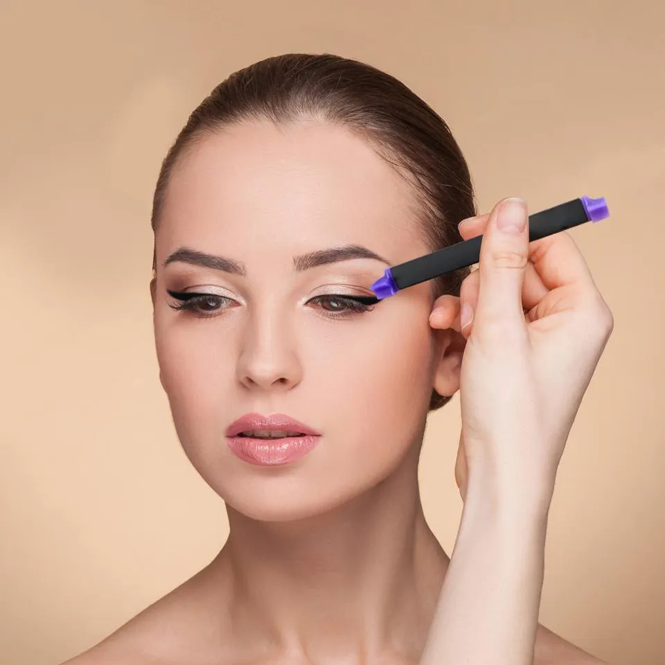 Sarah Matthews™ Easy Eyeliner Stamp