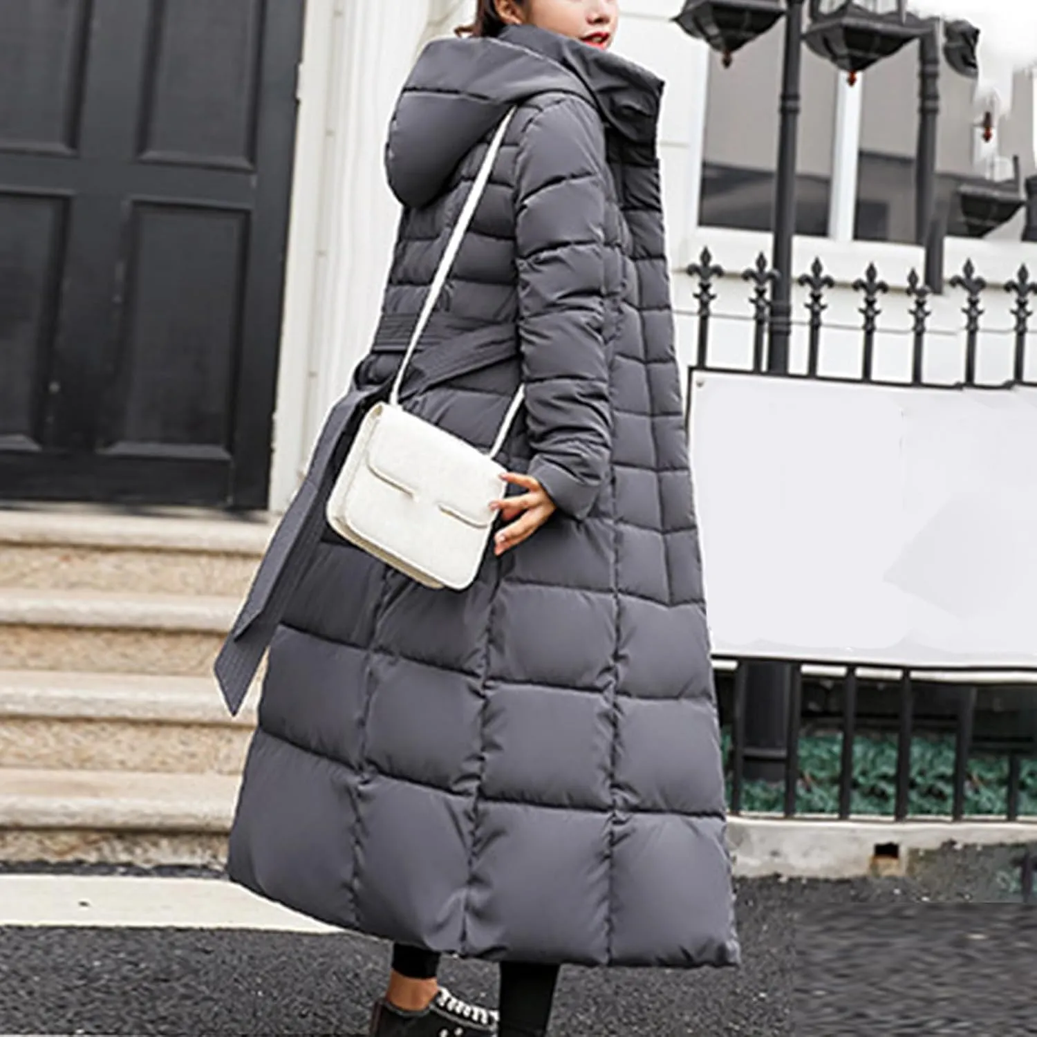 SMIDOW Womens Fashion Hooded Coat 2023 Quilted Long Puffer Jackets Waterproof Warm Winter Maxi Length Parka Coats