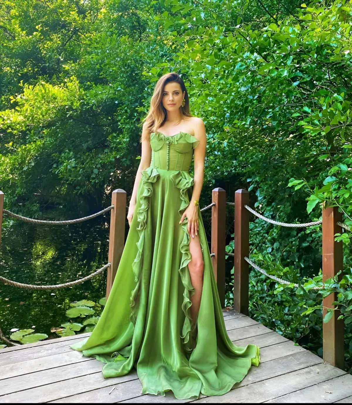Strapless Prom Dresses for Women 2025 with Slit Long Ball Gown A-Line Ruffles Chiffon Formal Evening Dress