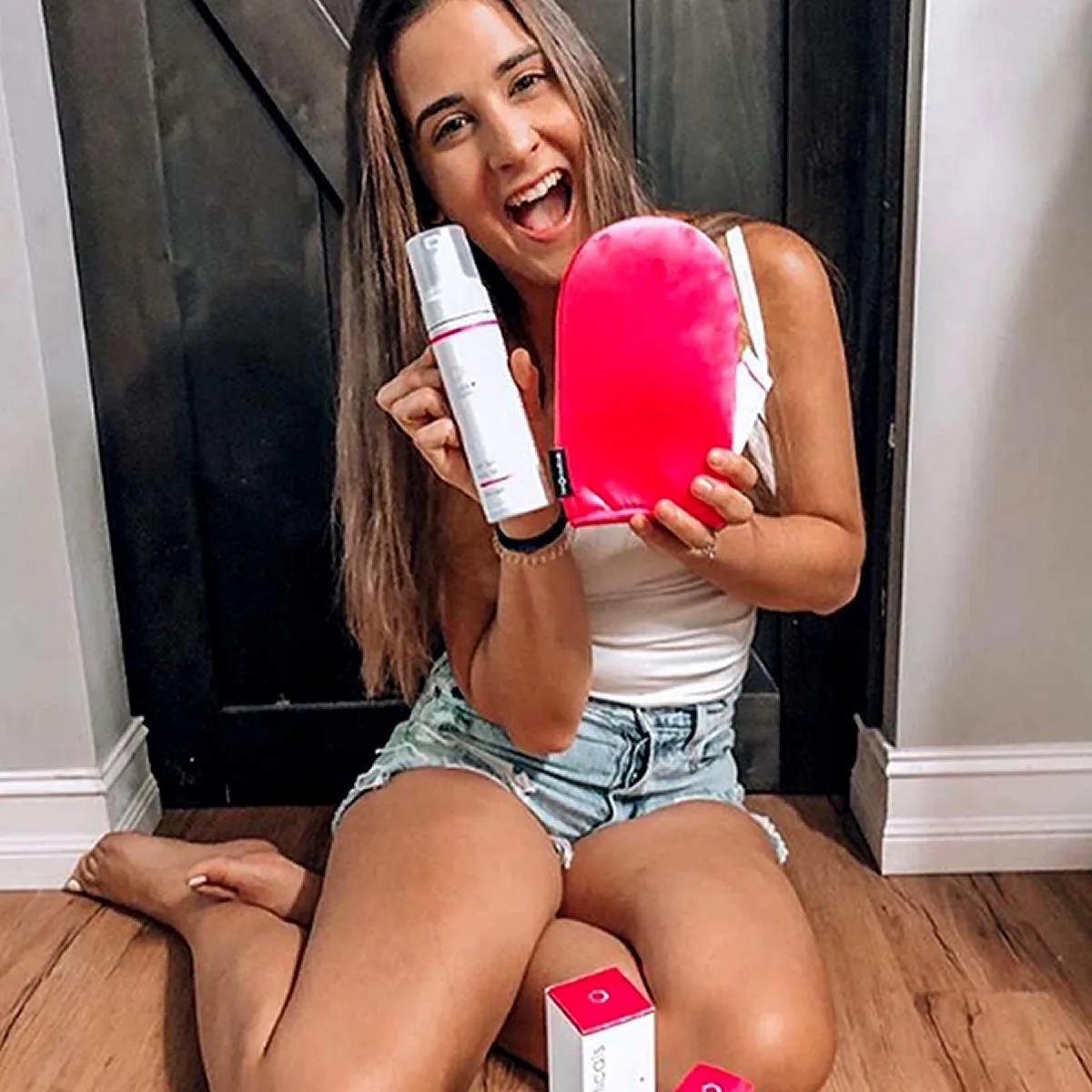Tanceuticals Self Tanning Mitt - Essential For An Even, Streak-Free Tan - Protects Hands and Palms - For Use With Tanceuticals Award-Winning Self Tanners - Washable Applicator Mitt