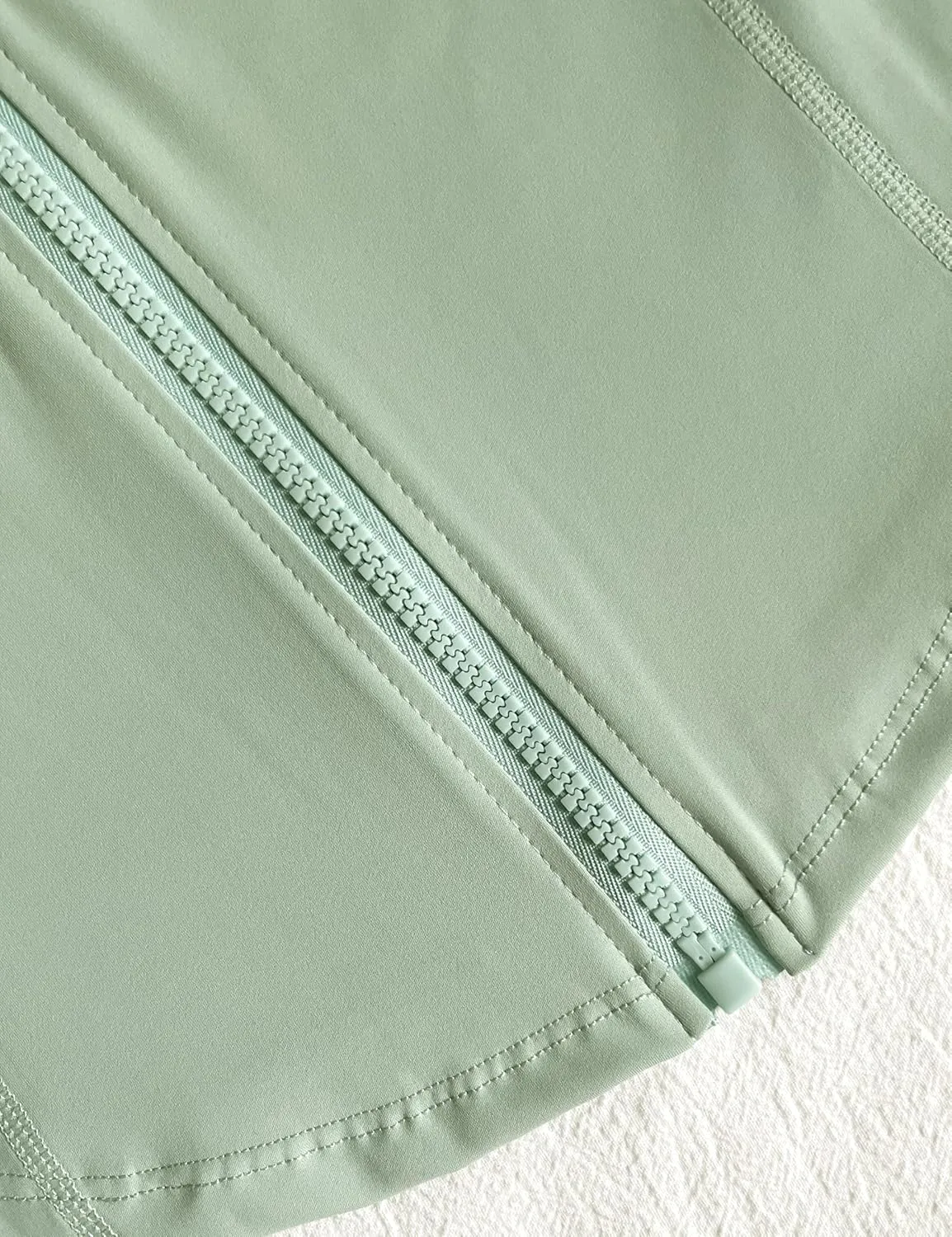 Women Summer Lightweight Cropped Athletic Zip Up Sleeveless Jackets Workout Gym Seamless Vests
